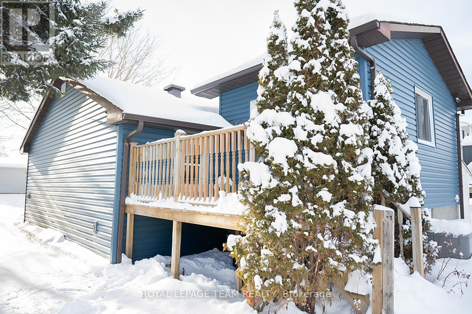 405 Barnes Street, North Grenville, ON - Outdoor With Deck Patio Veranda