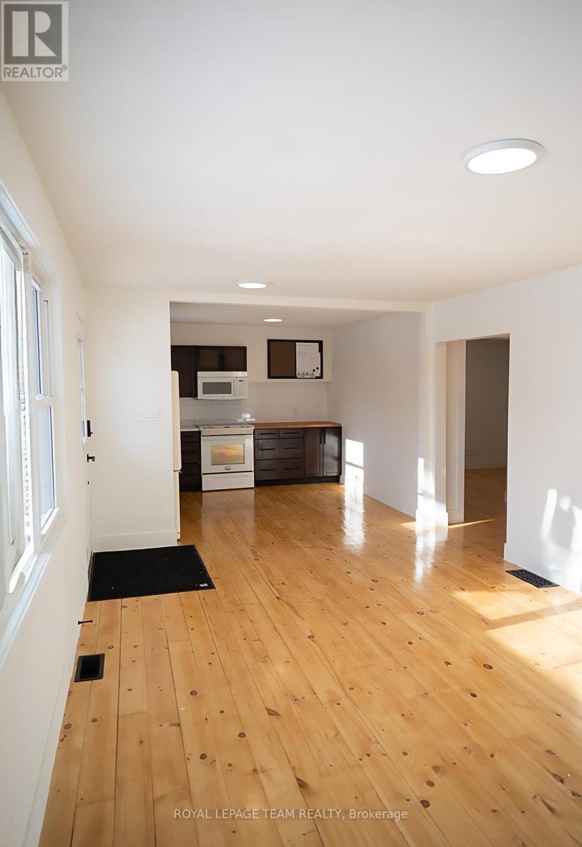 405 Barnes Street, North Grenville, ON - Indoor