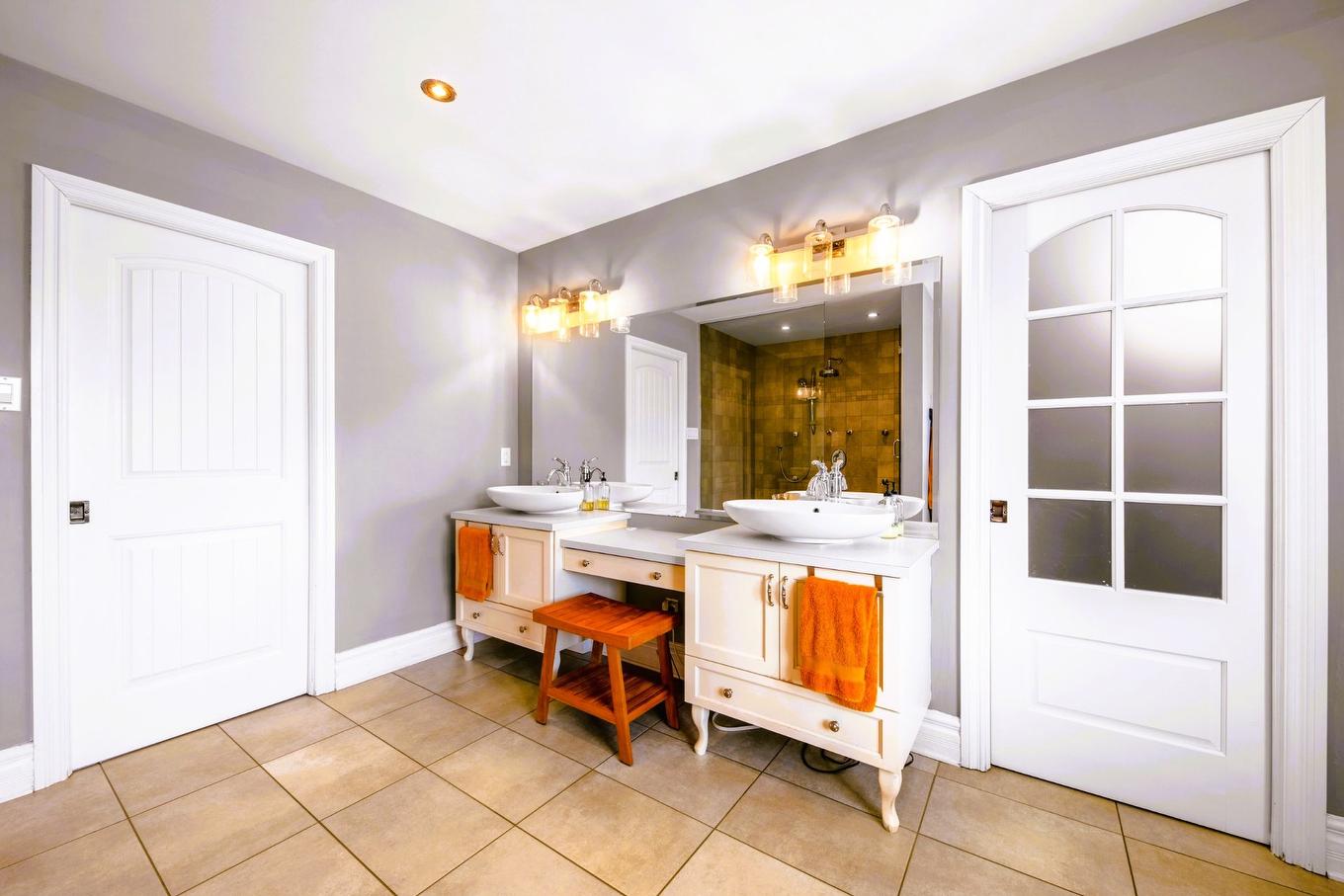 Salle de bains attenante à la CCP - 72 Tsse Du Ruisseau, Saint-Basile-Le-Grand, QC - Indoor Photo Showing Bathroom