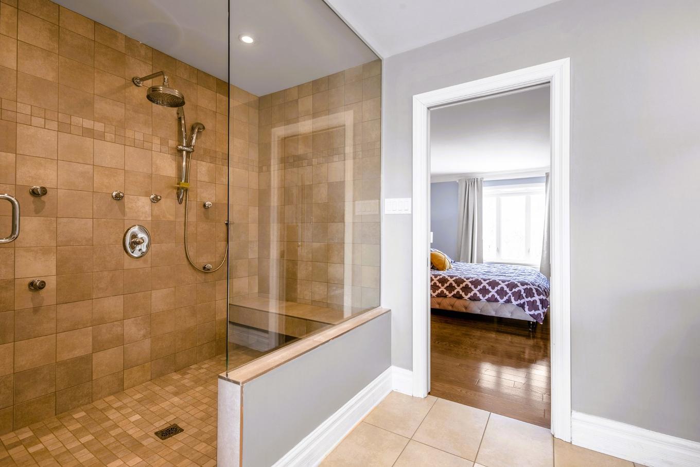 Salle de bains attenante à la CCP - 72 Tsse Du Ruisseau, Saint-Basile-Le-Grand, QC - Indoor Photo Showing Bathroom