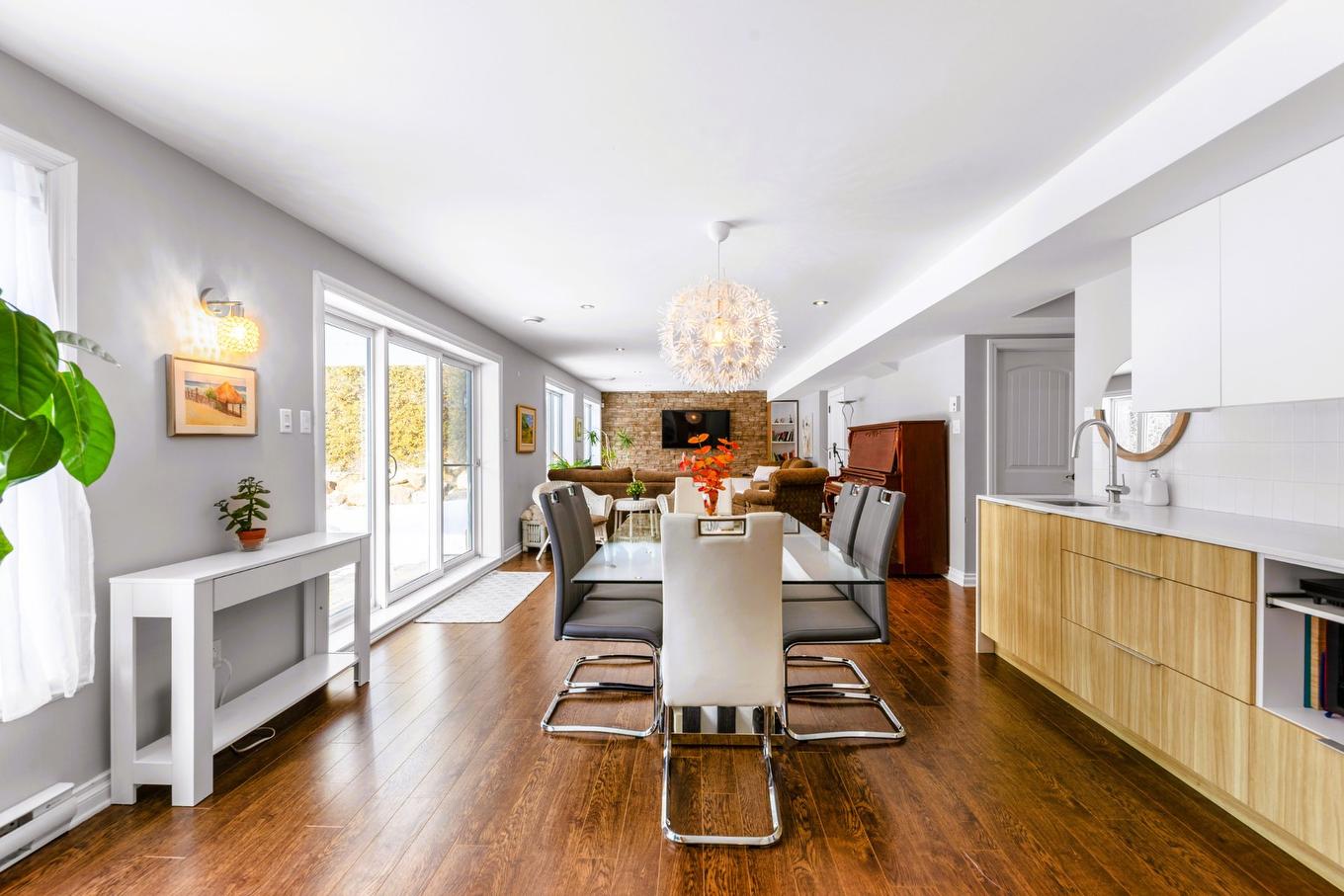Vue d'ensemble - 72 Tsse Du Ruisseau, Saint-Basile-Le-Grand, QC - Indoor Photo Showing Dining Room