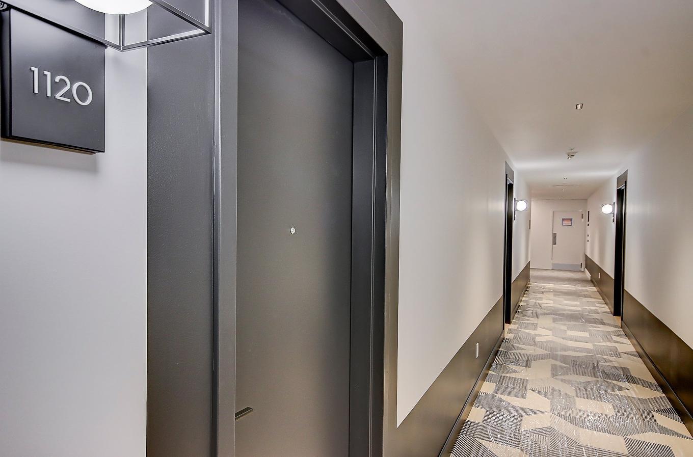 Hall d'entrée/Vestibule - 1120-200 Rue Marie-Charles-Le Moyne, Longueuil (Le Vieux-Longueuil), QC - Indoor Photo Showing Other Room