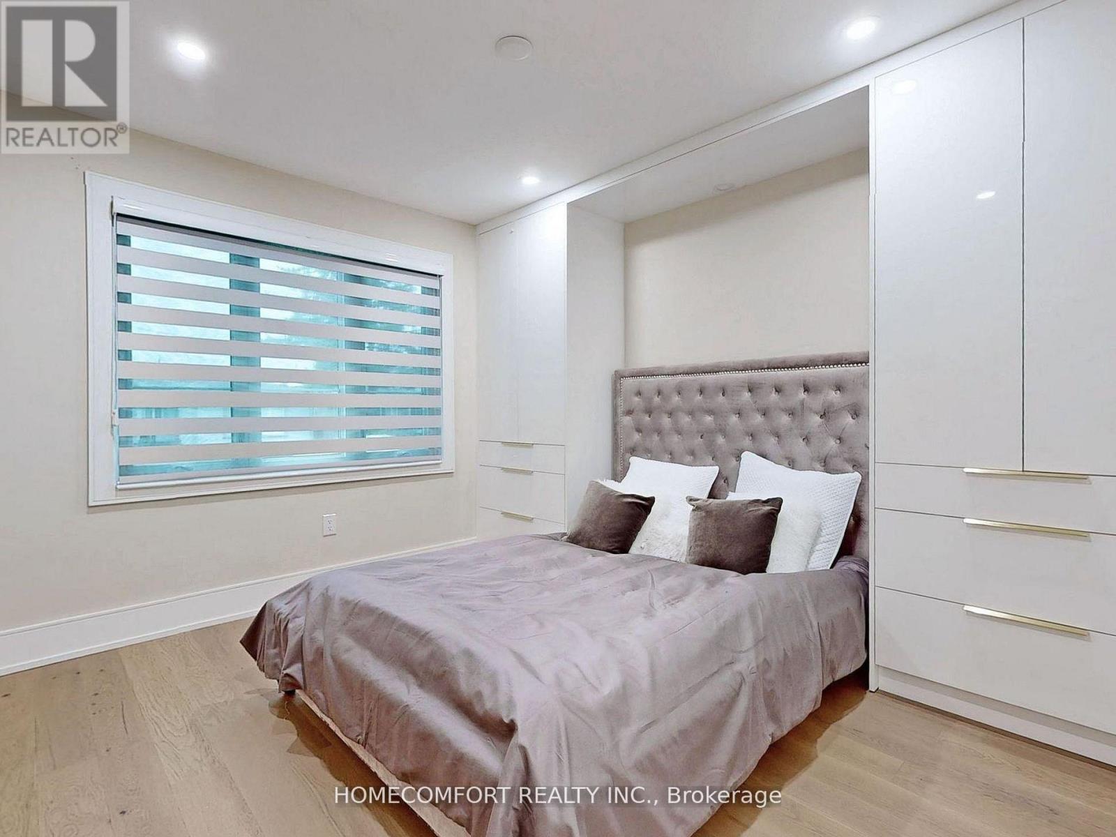 270 Brighton Avenue, Toronto, ON - Indoor Photo Showing Bedroom