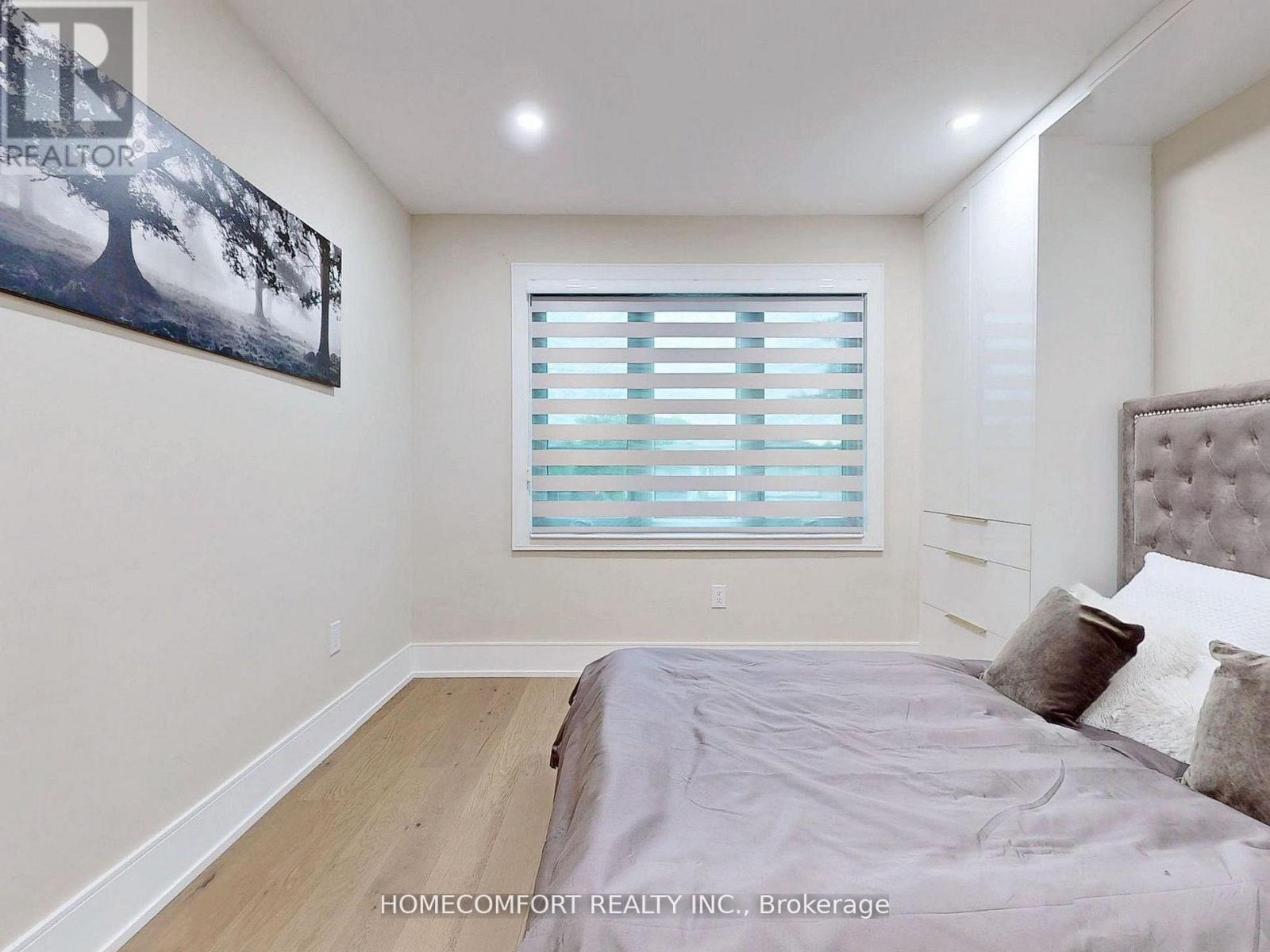 270 Brighton Avenue, Toronto, ON - Indoor Photo Showing Bedroom