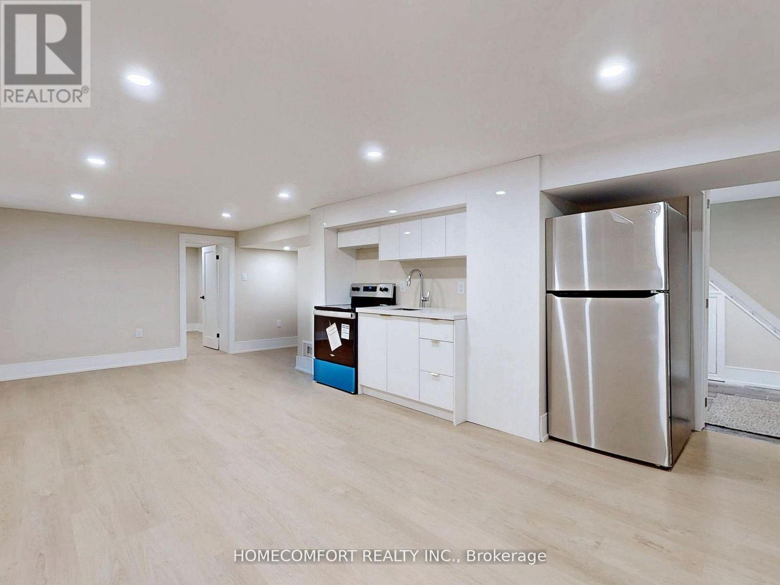 270 Brighton Avenue, Toronto, ON - Indoor