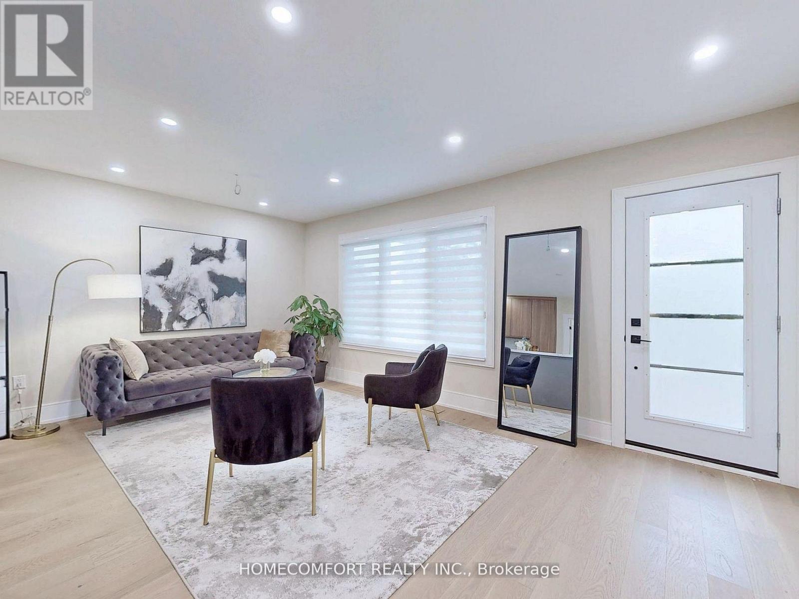 270 Brighton Avenue, Toronto, ON - Indoor