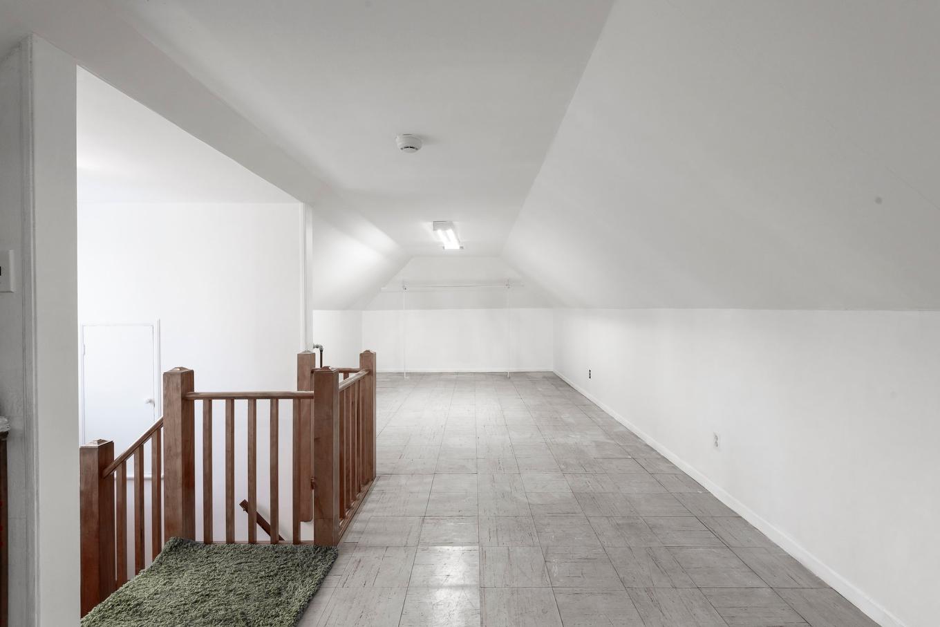 Mezzanine - 5727 Av. Smart, Côte-Saint-Luc, QC - Indoor Photo Showing Other Room