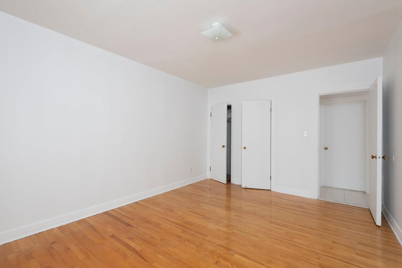 Chambre à coucher - 5727 Av. Smart, Côte-Saint-Luc, QC - Indoor Photo Showing Other Room