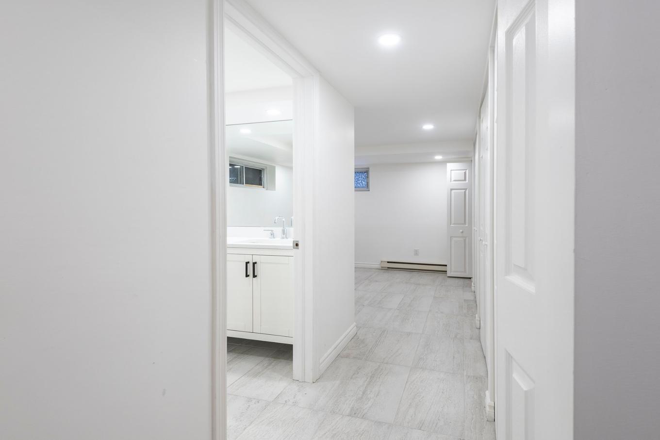 Sous-sol - 5727 Av. Smart, Côte-Saint-Luc, QC - Indoor