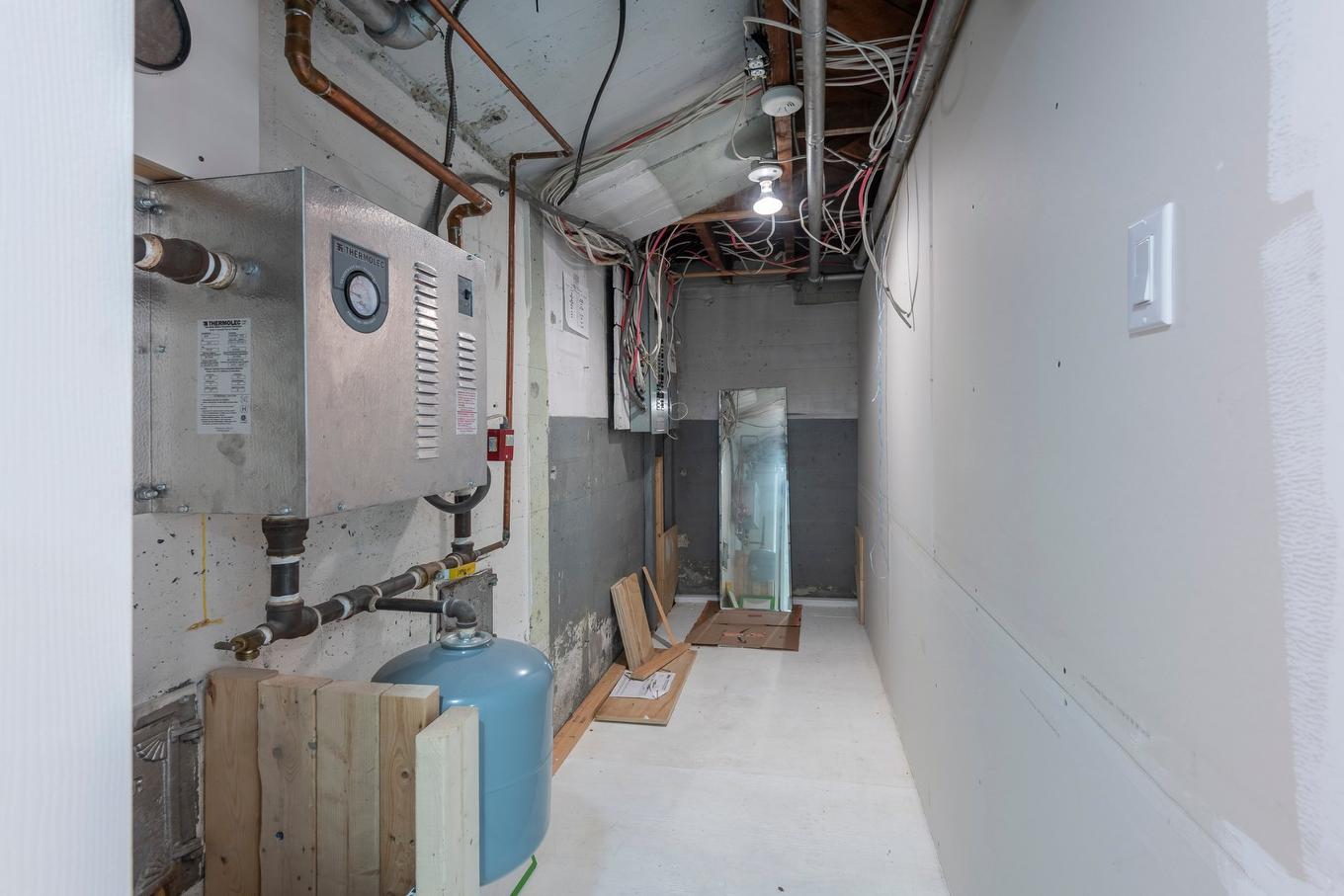 Autre - 5727 Av. Smart, Côte-Saint-Luc, QC - Indoor