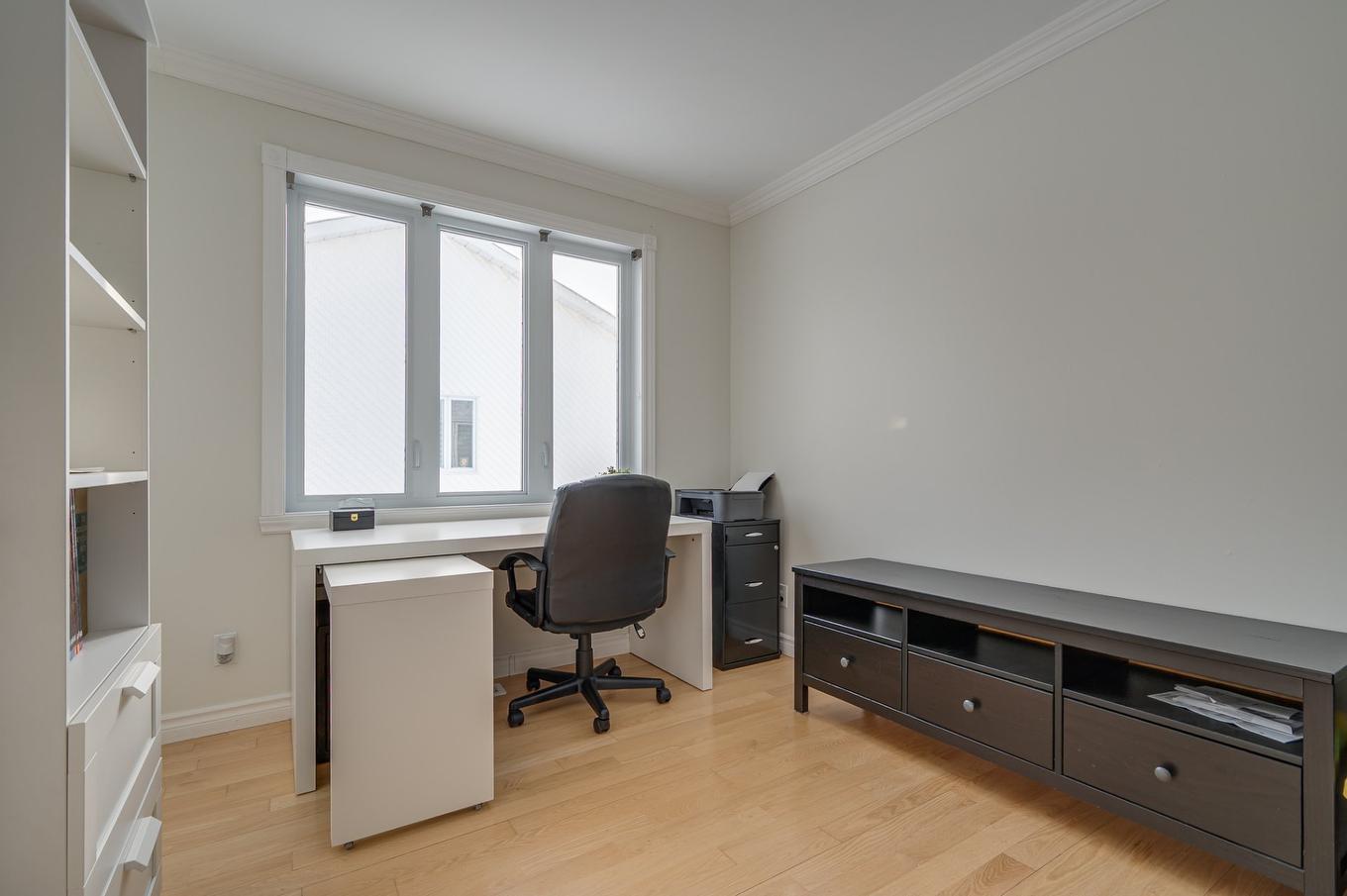 Bedroom - 5 Rue Sylvio-Leduc, Notre-Dame-De-L'Île-Perrot, QC - Indoor