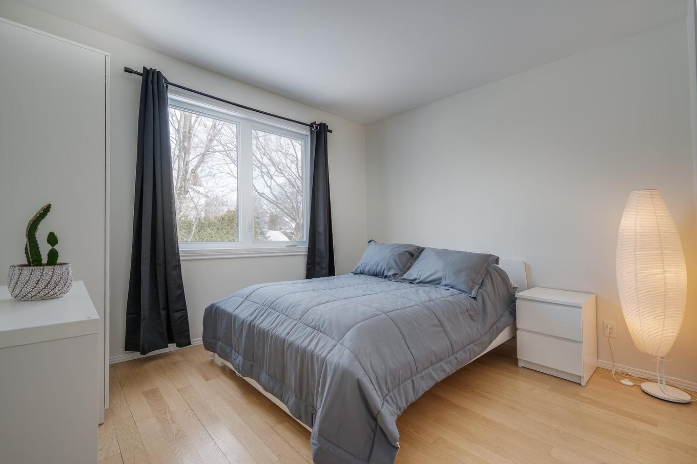 Bedroom - 5 Rue Sylvio-Leduc, Notre-Dame-De-L'Île-Perrot, QC - Indoor Photo Showing Bedroom