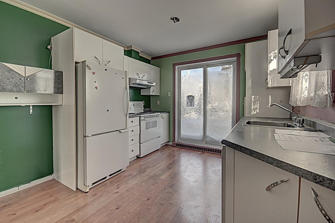 Cuisine - 142 Rue Jos-Monferrand, Québec (Beauport), QC - Indoor Photo Showing Kitchen