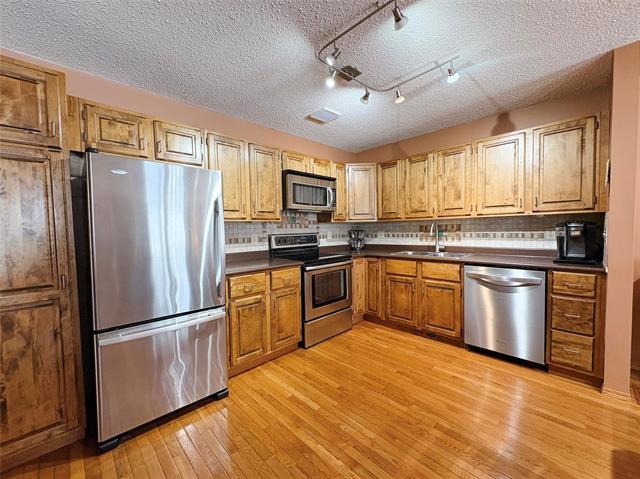 79 Thurlby Rd, Winnipeg, MB