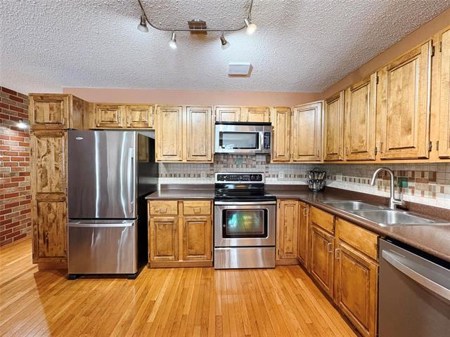 79 Thurlby Rd, Winnipeg, MB