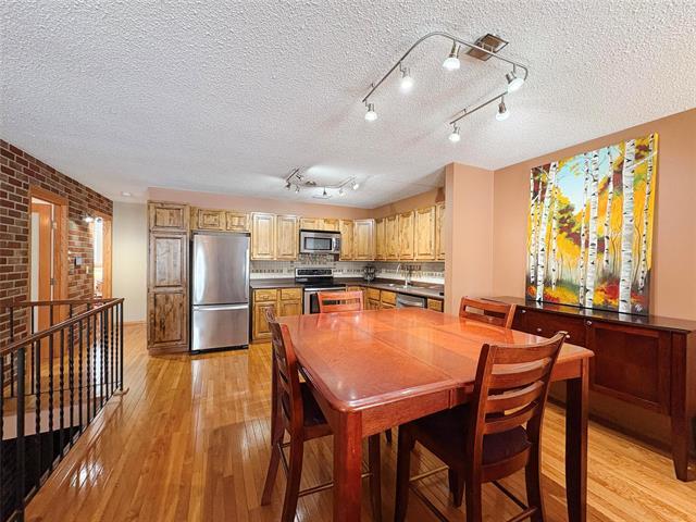 79 Thurlby Rd, Winnipeg, MB