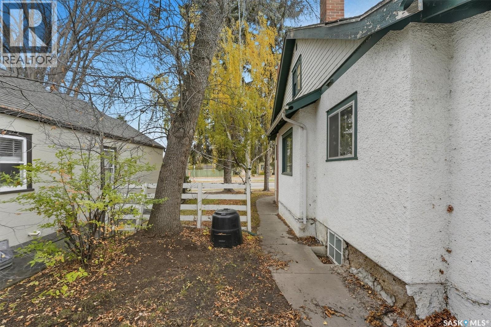 210 8Th Street E, Saskatoon, SK - Outdoor