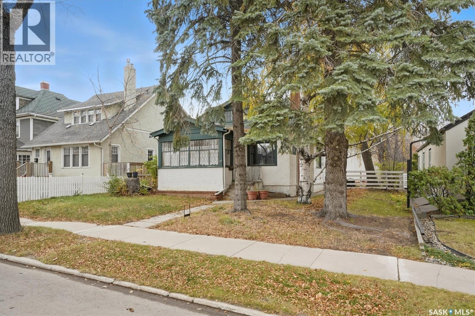 210 8Th Street E, Saskatoon, SK - Outdoor