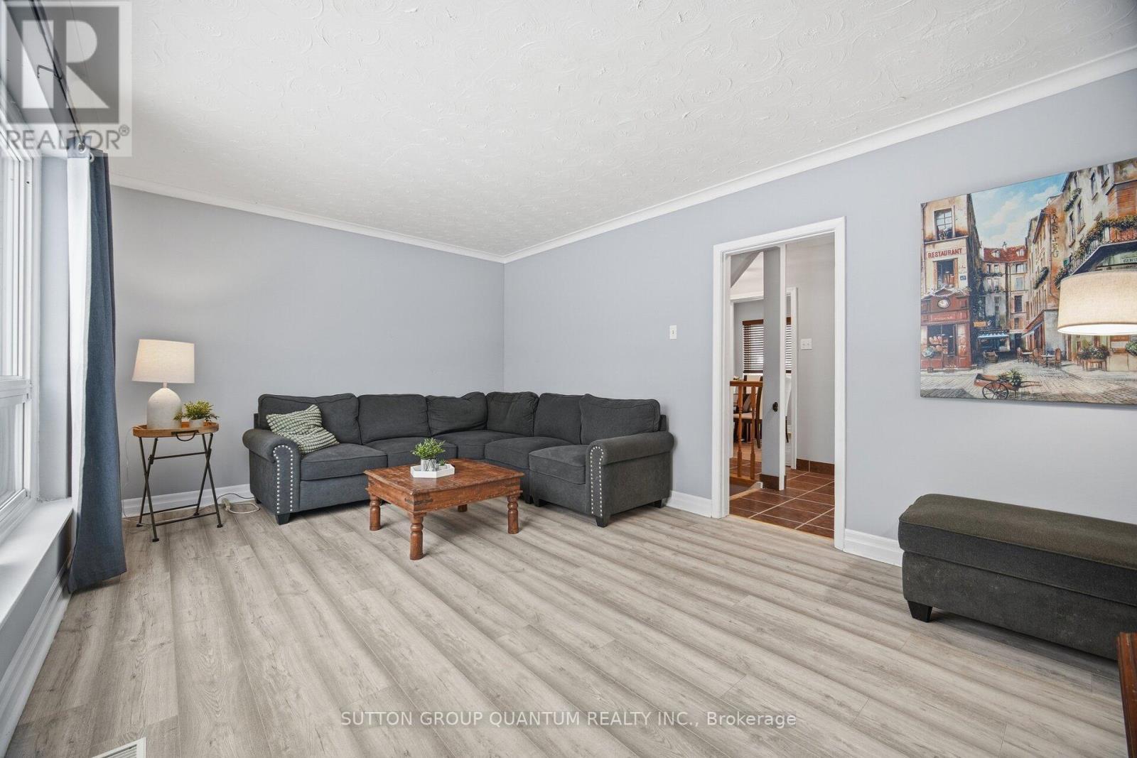 1241 Bray Court, Mississauga, ON - Indoor Photo Showing Living Room