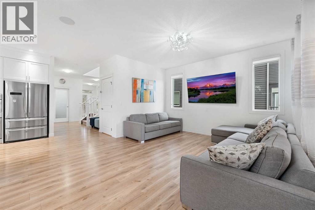 99 Evansglen Circle Nw, Calgary, AB - Indoor Photo Showing Living Room