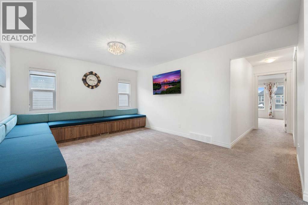 99 Evansglen Circle Nw, Calgary, AB - Indoor Photo Showing Other Room