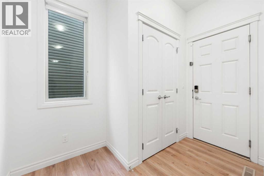 99 Evansglen Circle Nw, Calgary, AB - Indoor Photo Showing Other Room