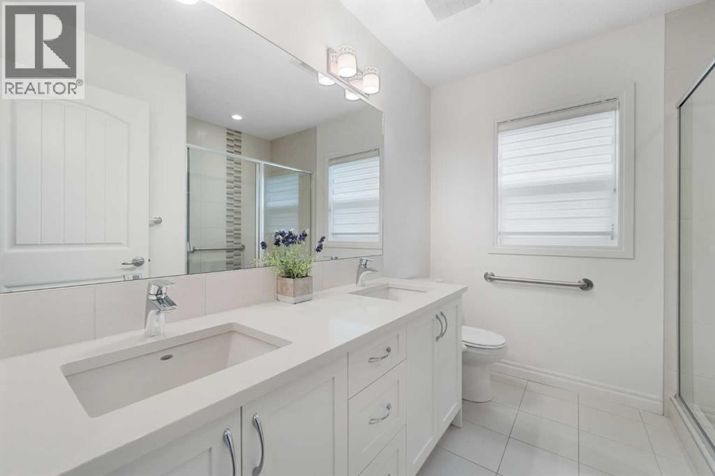 99 Evansglen Circle Nw, Calgary, AB - Indoor Photo Showing Bathroom