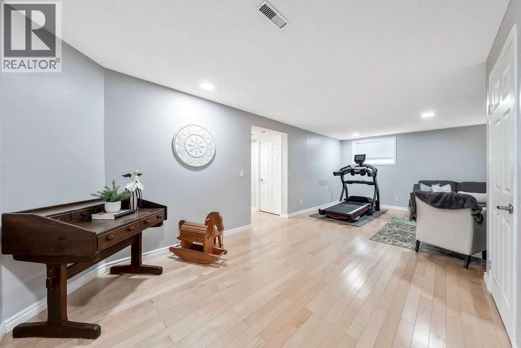 Full upper floor bathroom - 361 Cimarron Boulevard, Okotoks, AB - Indoor