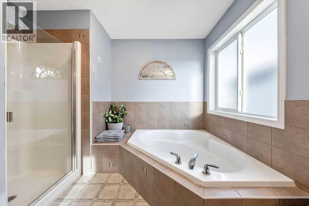 361 Cimarron Boulevard, Okotoks, AB - Indoor Photo Showing Bathroom