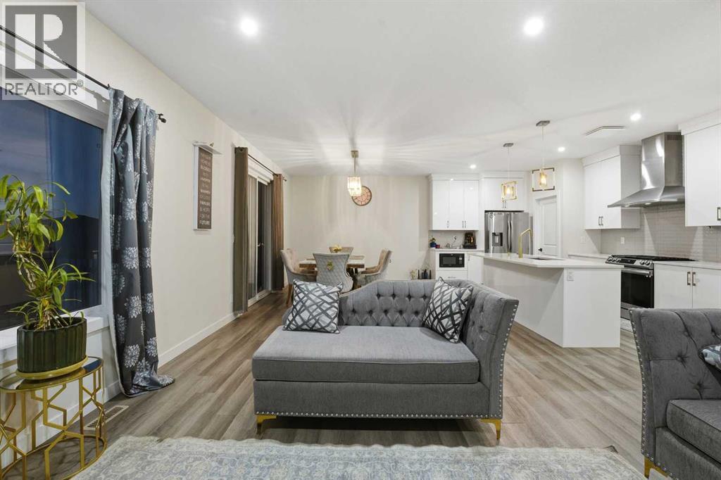 30 Thayer Close, Red Deer, AB - Indoor Photo Showing Other Room