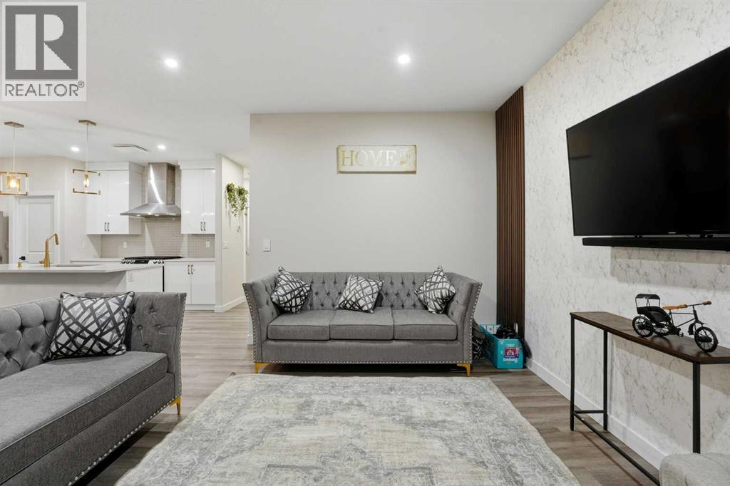 30 Thayer Close, Red Deer, AB - Indoor Photo Showing Living Room