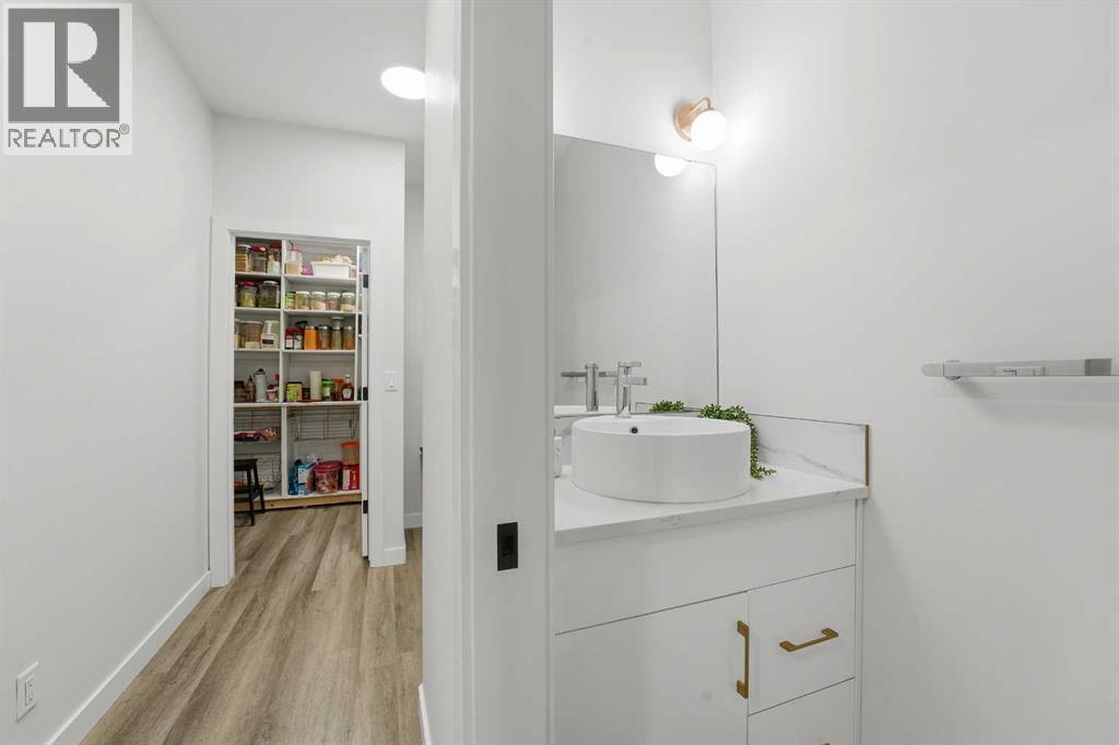 30 Thayer Close, Red Deer, AB - Indoor Photo Showing Bathroom