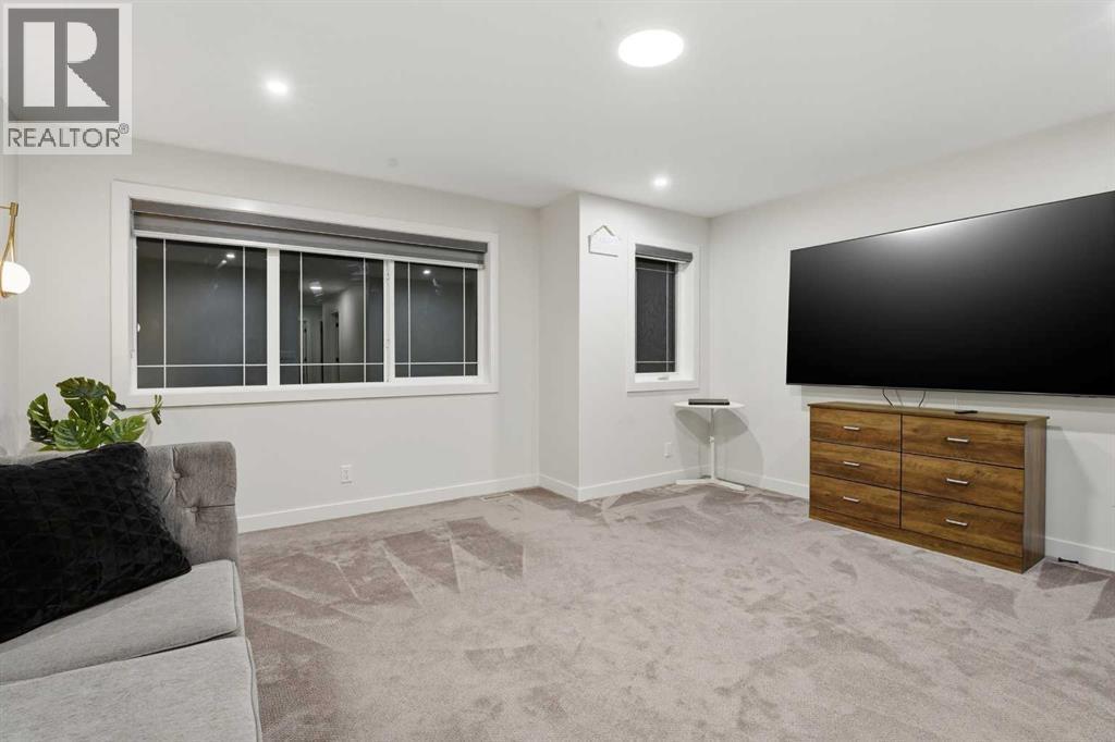 30 Thayer Close, Red Deer, AB - Indoor Photo Showing Other Room