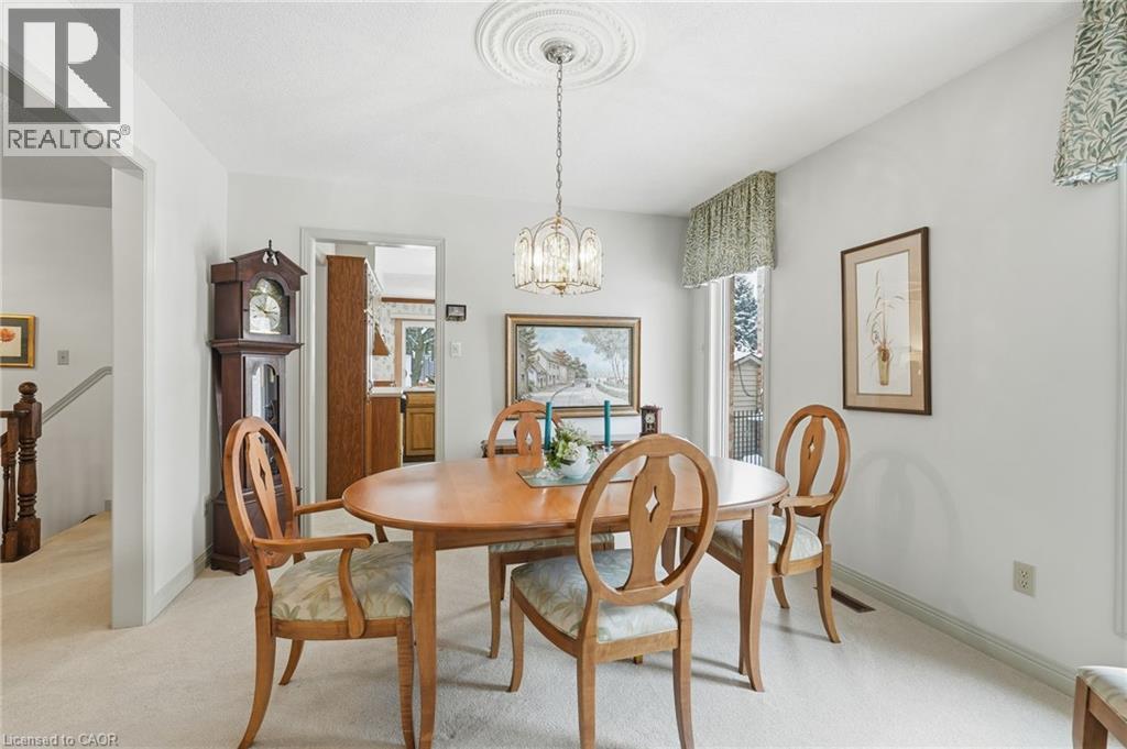 2320 Homer Drive, Burlington, ON - Indoor Photo Showing Dining Room