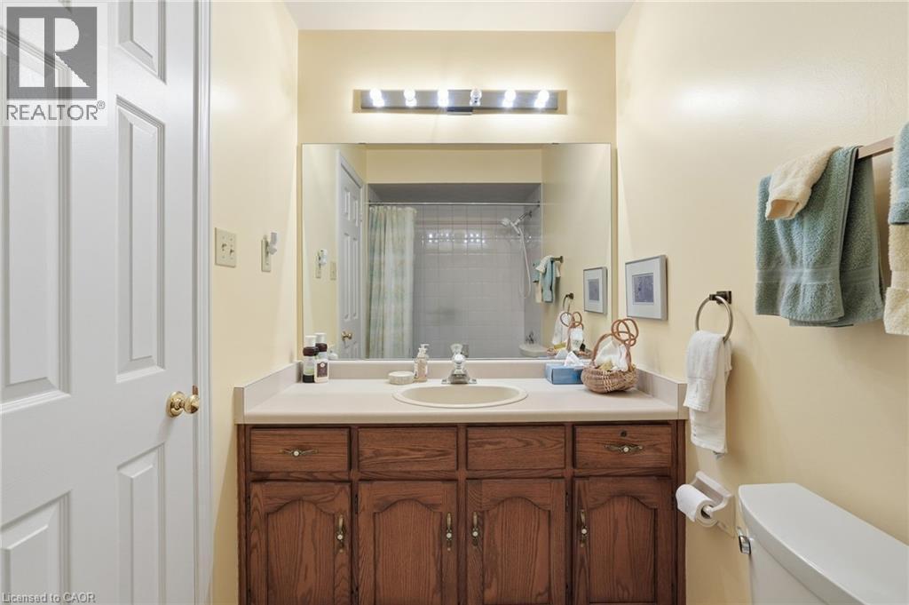 2320 Homer Drive, Burlington, ON - Indoor Photo Showing Bathroom