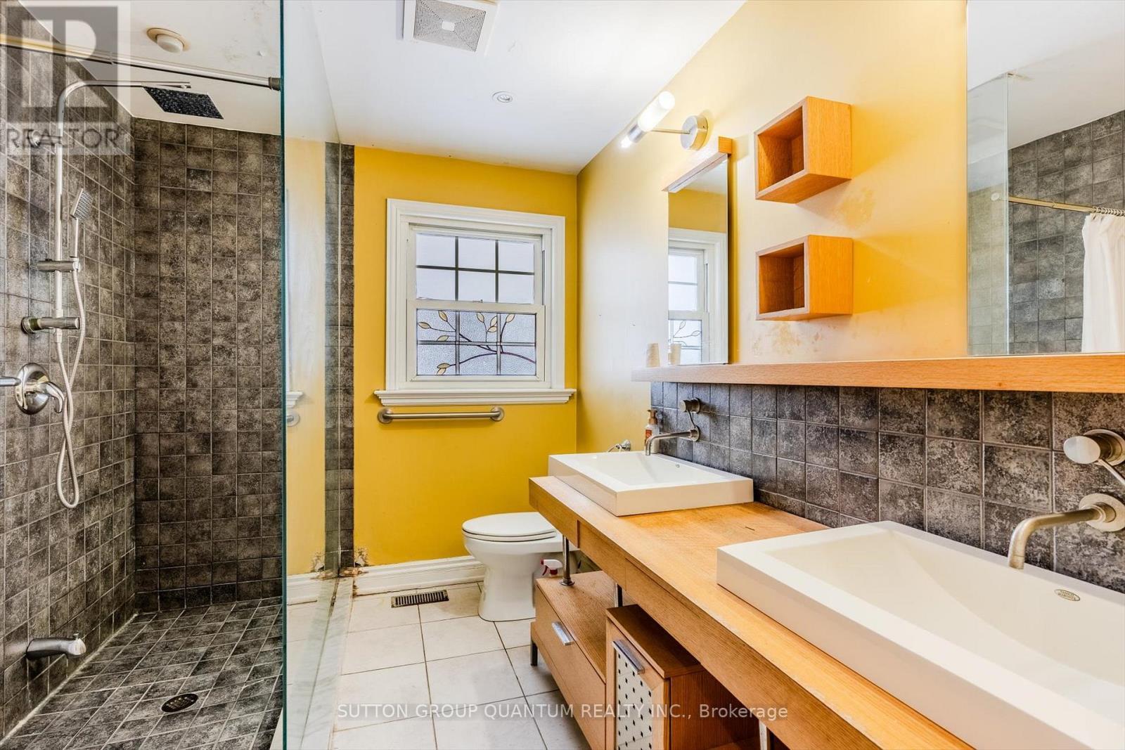 1273 Clarkson Road, Mississauga, ON - Indoor Photo Showing Bathroom