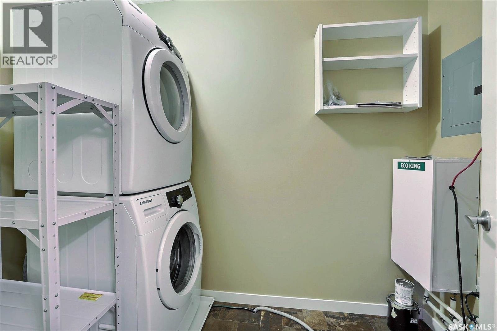 127 5059 James Hill Road, Regina, SK - Indoor Photo Showing Laundry Room