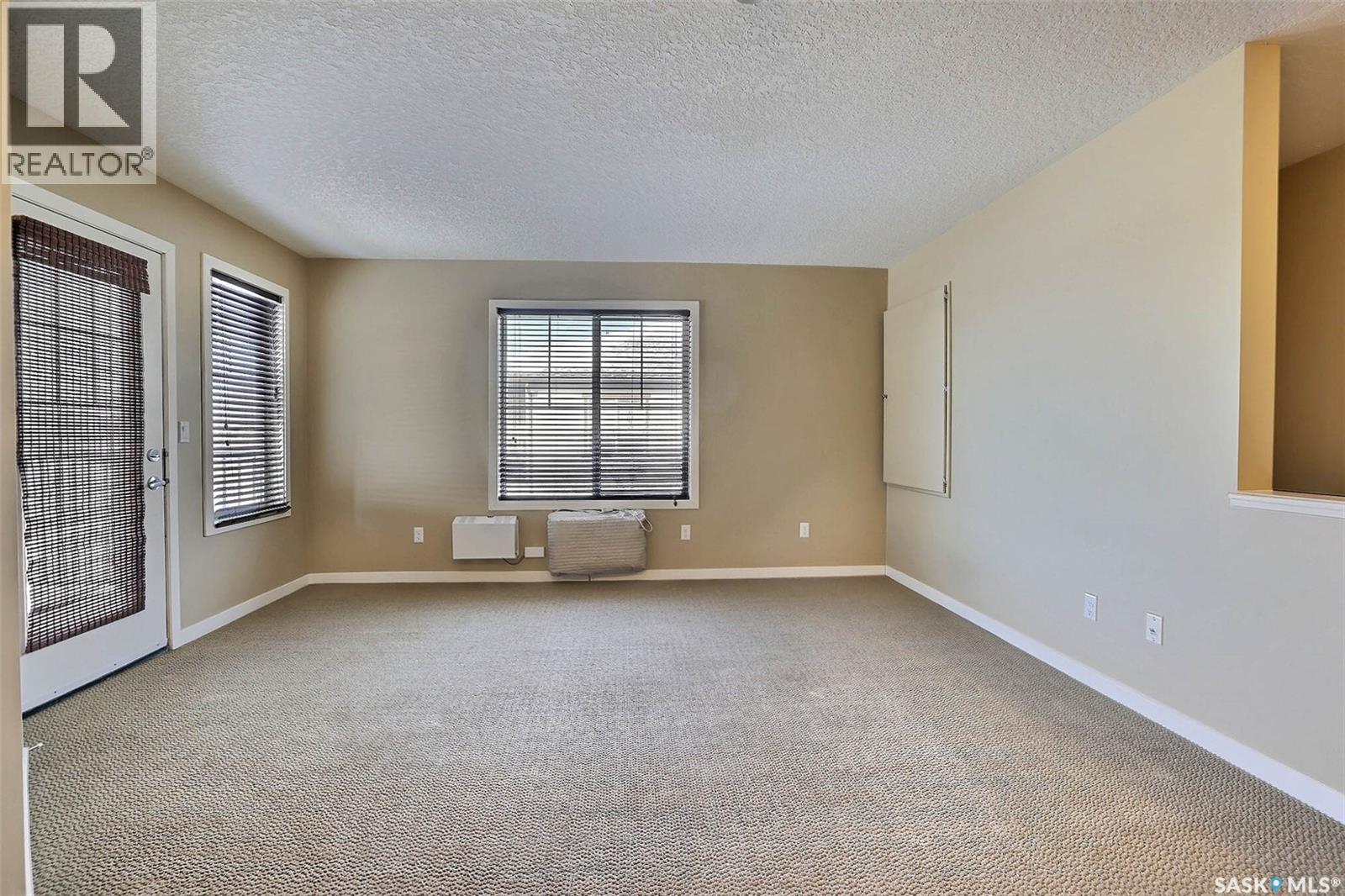 127 5059 James Hill Road, Regina, SK - Indoor Photo Showing Other Room