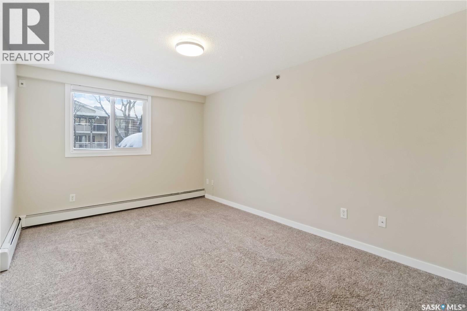 103 525 3Rd Avenue N, Saskatoon, SK - Indoor Photo Showing Other Room