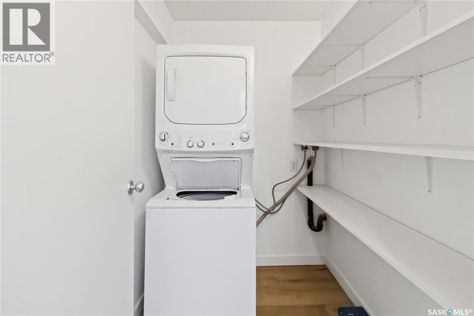 103 525 3Rd Avenue N, Saskatoon, SK - Indoor Photo Showing Laundry Room