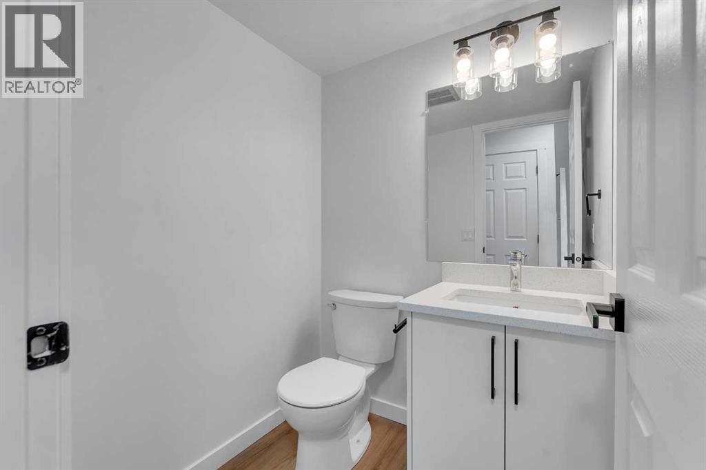 63 Penworth Close Se, Calgary, AB - Indoor Photo Showing Bathroom