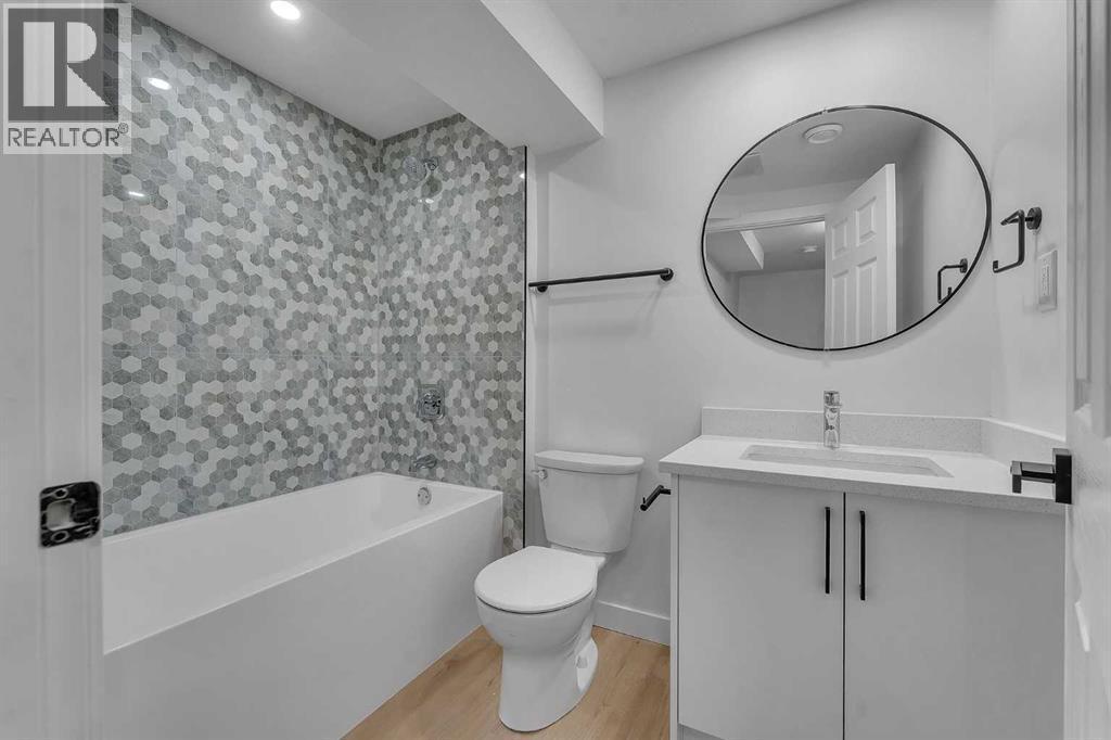 63 Penworth Close Se, Calgary, AB - Indoor Photo Showing Bathroom