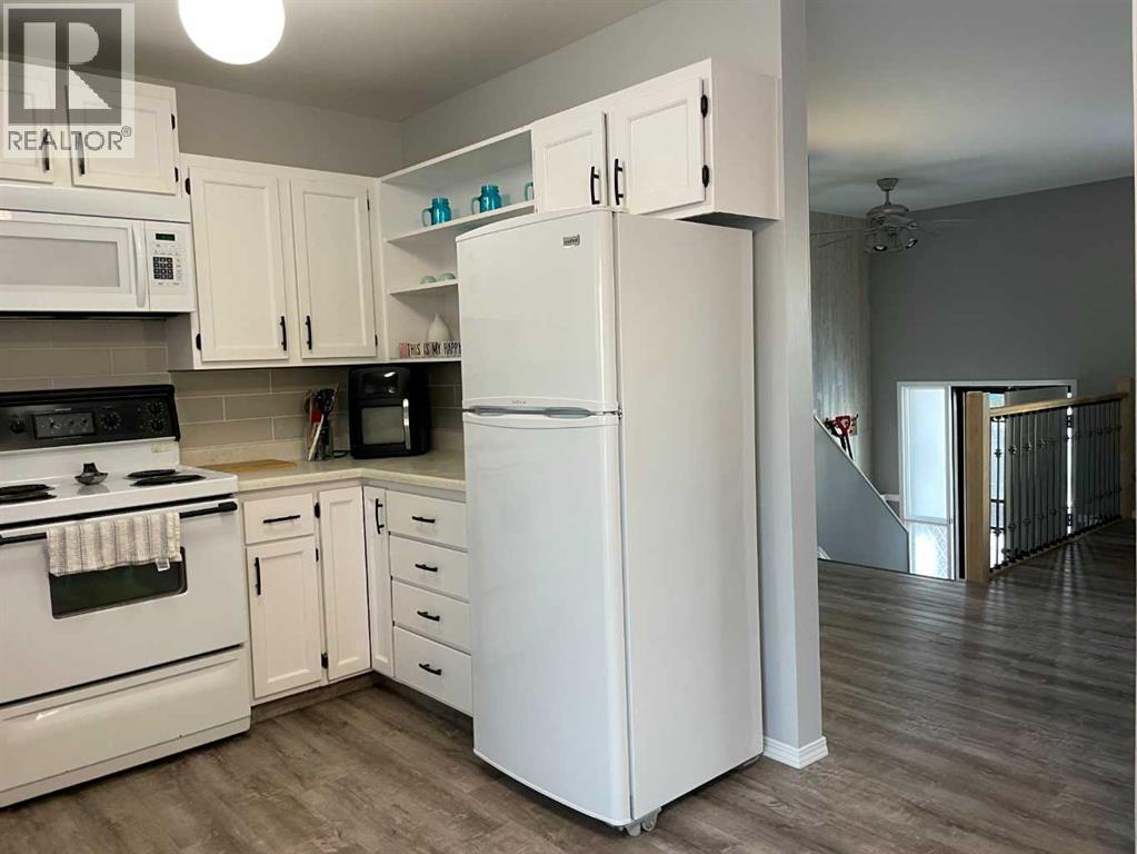 4516 45 Street, Rycroft, AB - Indoor Photo Showing Kitchen
