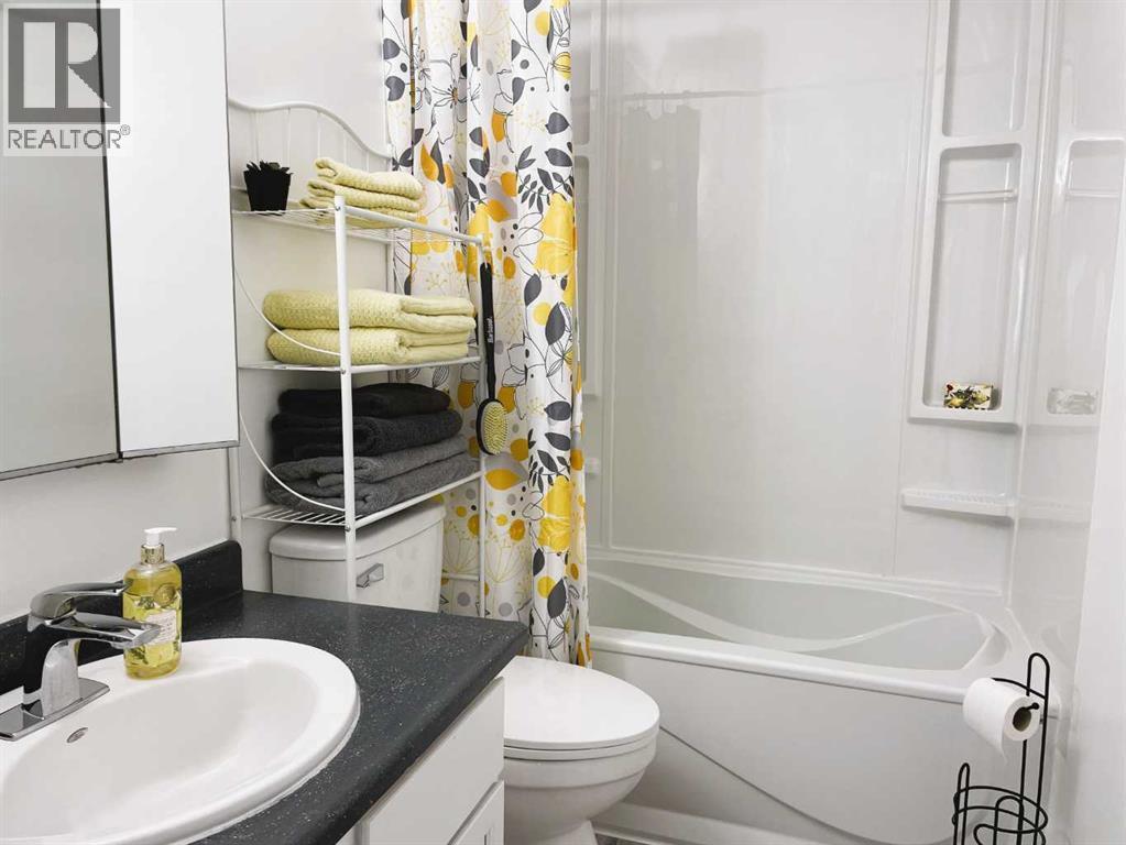 4516 45 Street, Rycroft, AB - Indoor Photo Showing Bathroom