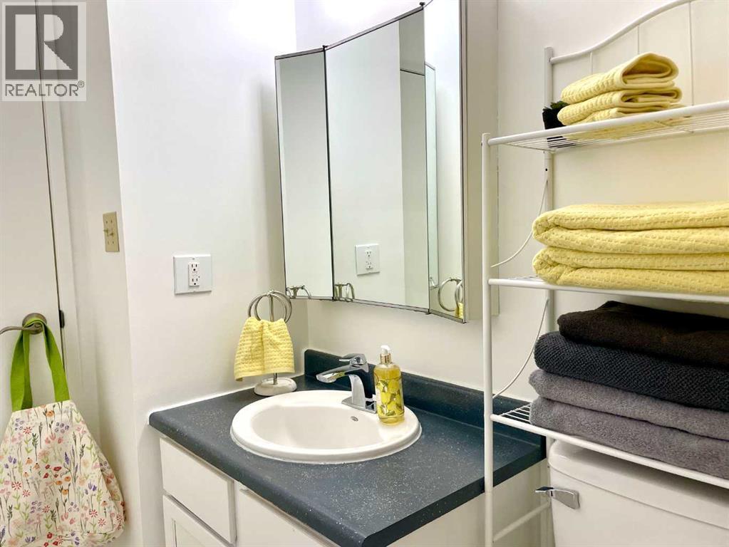 4516 45 Street, Rycroft, AB - Indoor Photo Showing Bathroom