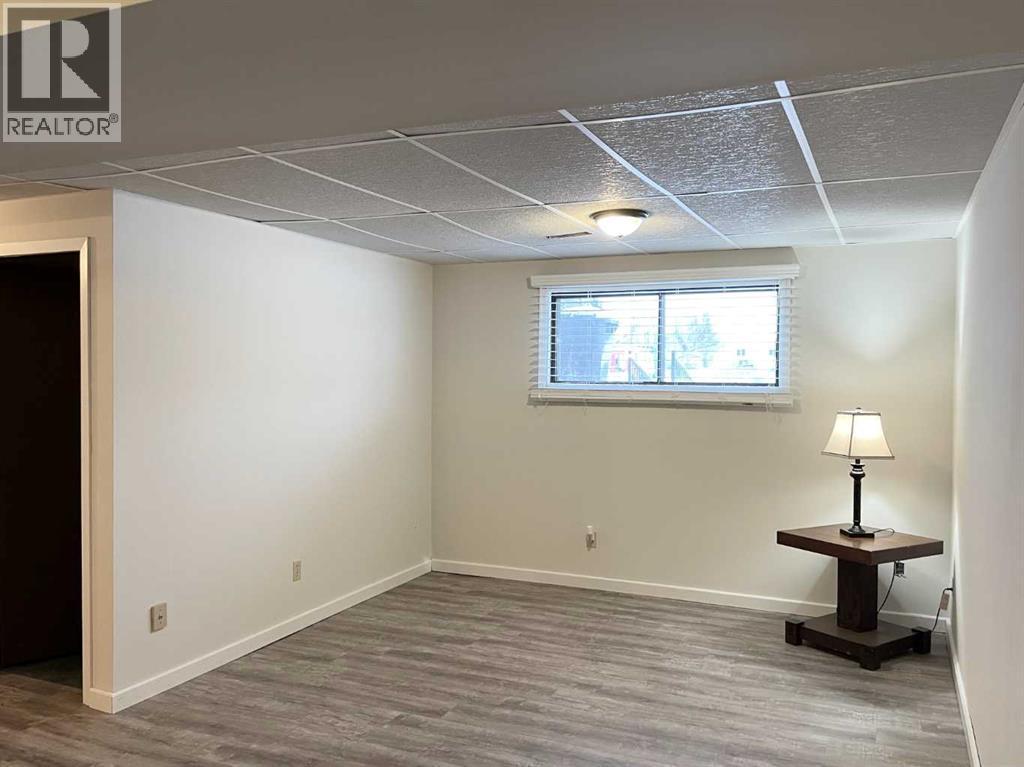 4516 45 Street, Rycroft, AB - Indoor Photo Showing Other Room