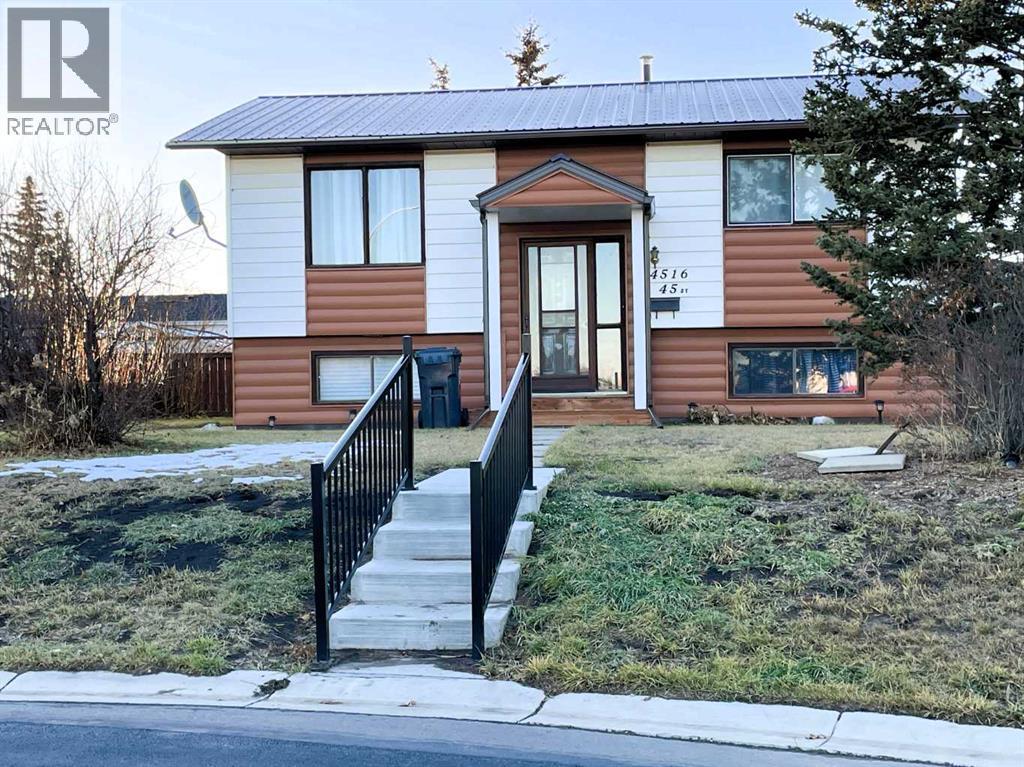 4516 45 Street, Rycroft, AB - Outdoor