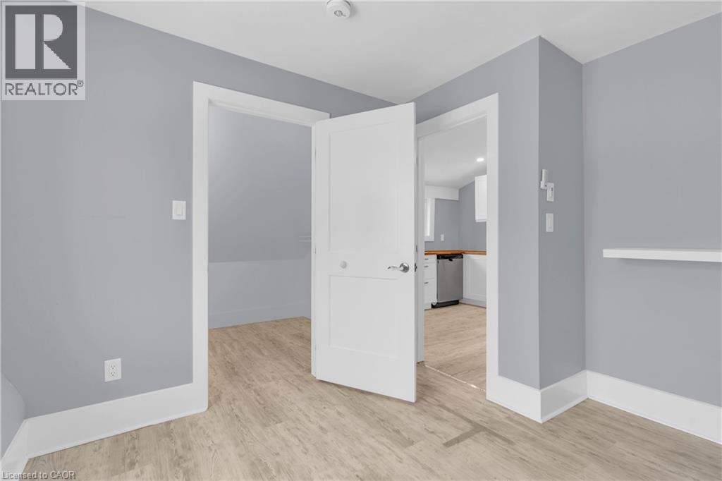 12 Park Street Unit# Upper, Kitchener, ON - Indoor Photo Showing Other Room