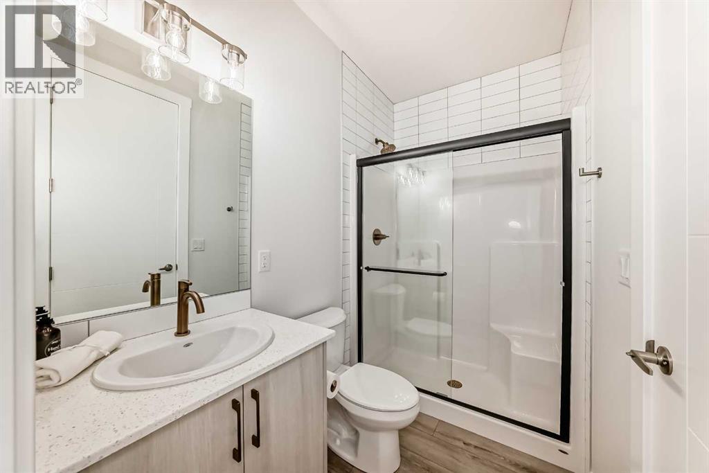 100 Corner Glen Manor Ne, Calgary, AB - Indoor Photo Showing Bathroom