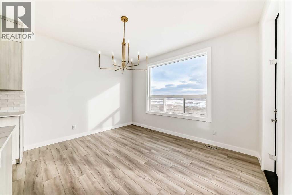 100 Corner Glen Manor Ne, Calgary, AB - Indoor Photo Showing Other Room